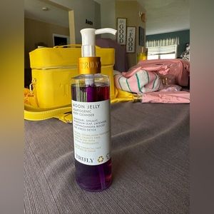 TRULY BEAUTY - Moon Jelly Adaptogenic Body Cleanser - DISCONTINUED PRODUCT